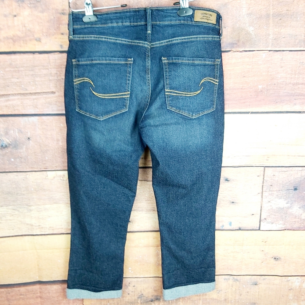 Levi's Signature Crop Capri Jeans - Picture 3 of 7
